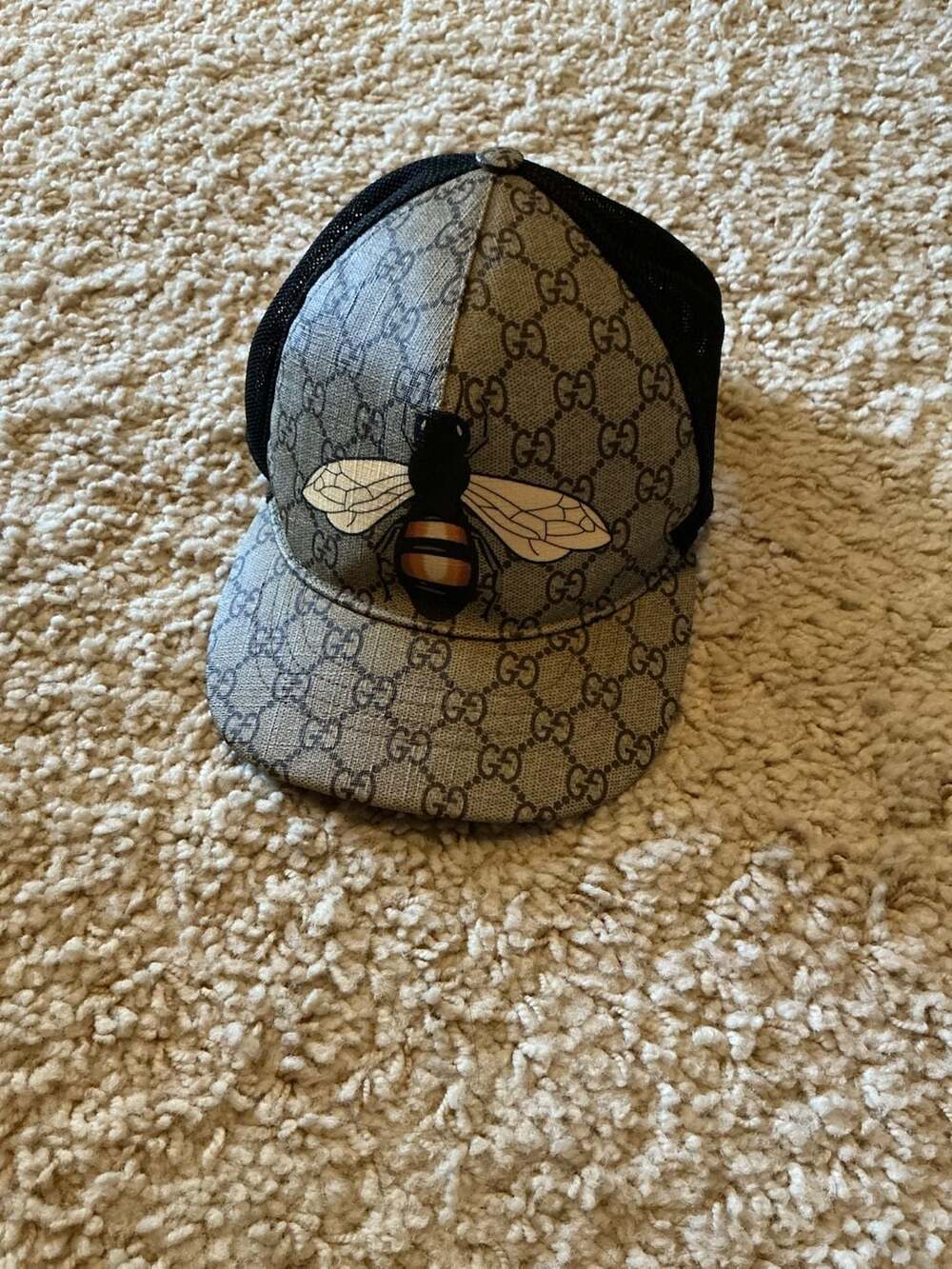 Gucci Bee Print GG Supreme Trucker Hat